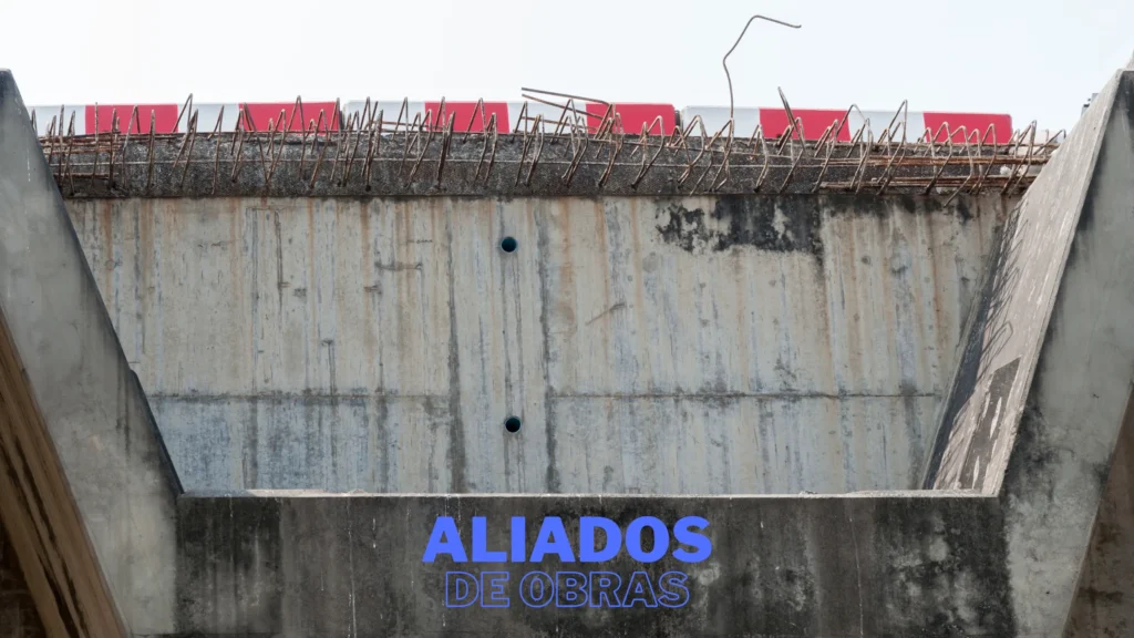 Constructor de Puentes en Colombia